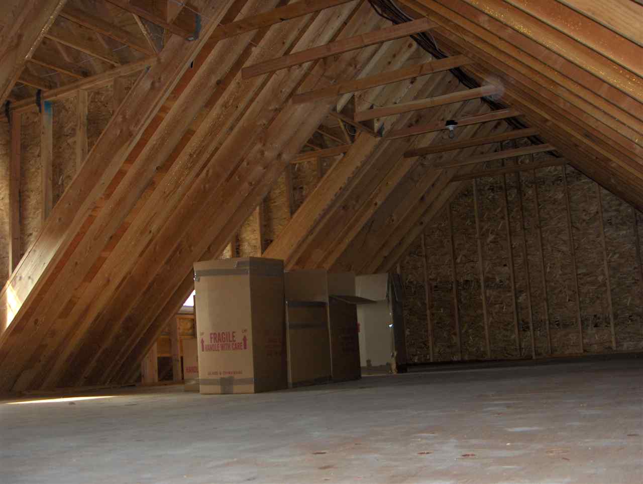 resized-2349823-Bonus Room l.JPG